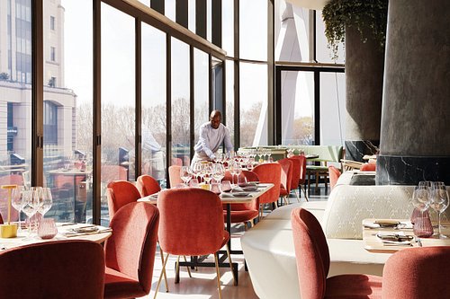 Restaurant Web Hosting 1 dinning space sa